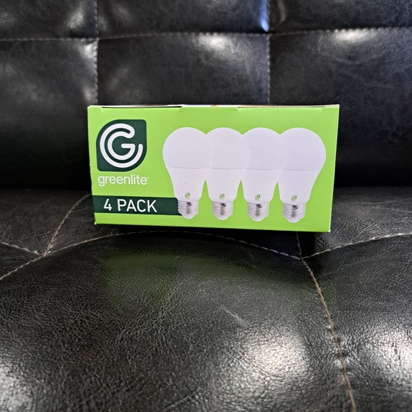 New in box Green Lite 100w Equivalent LED Lightbulbs - Picture 3 of 8